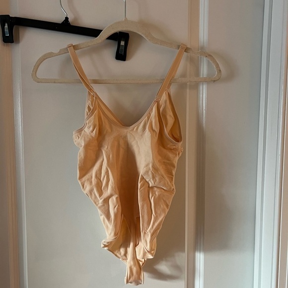 Skims Seamless Sculpt THONG BODYSUIT Shapewear - Picture 4 of 4